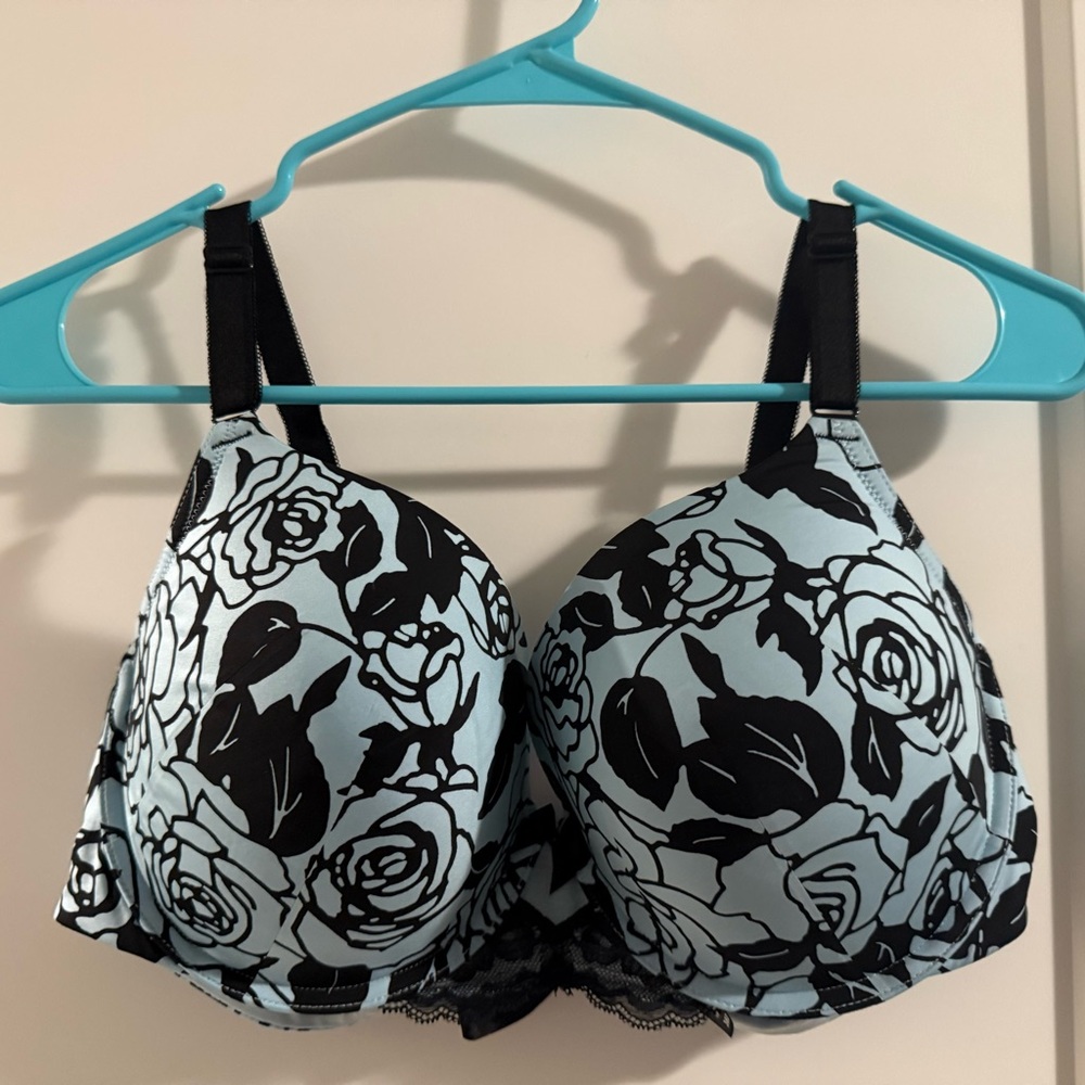 Chic Black and White Floral Bra - Picture 1 of 3